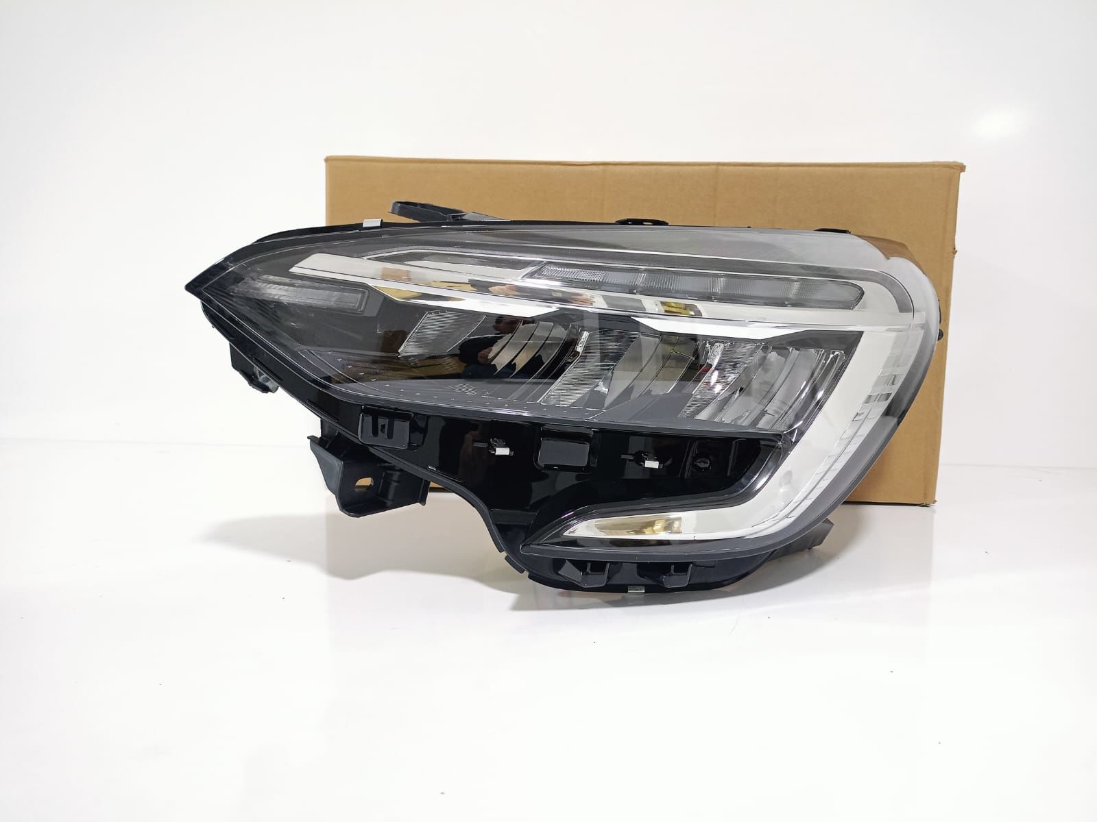 Far Sol | Clio 5 Ledli