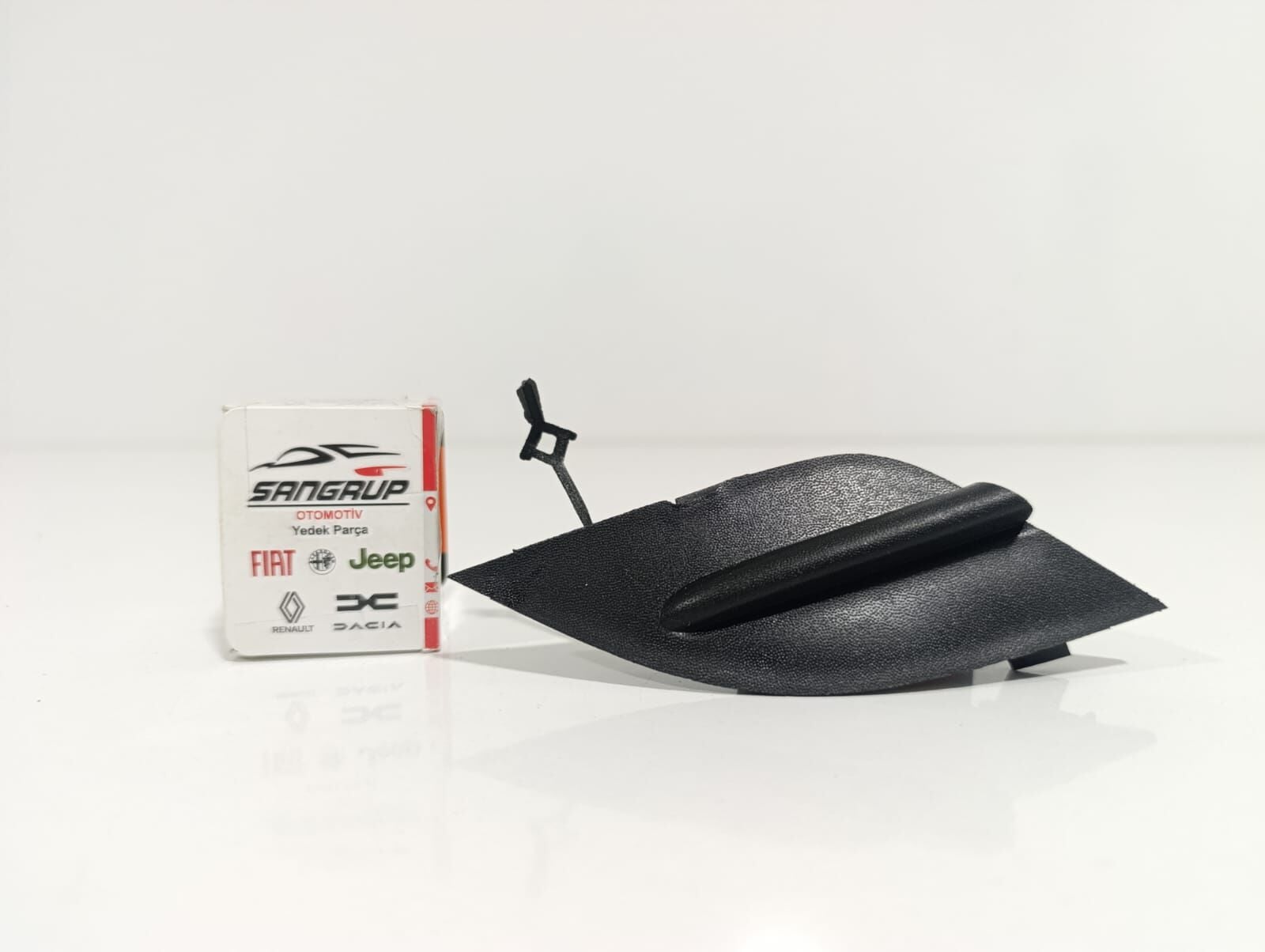 Ön Tampon Çeki Demir Kapağı | Linea Yeni Model Orjinal