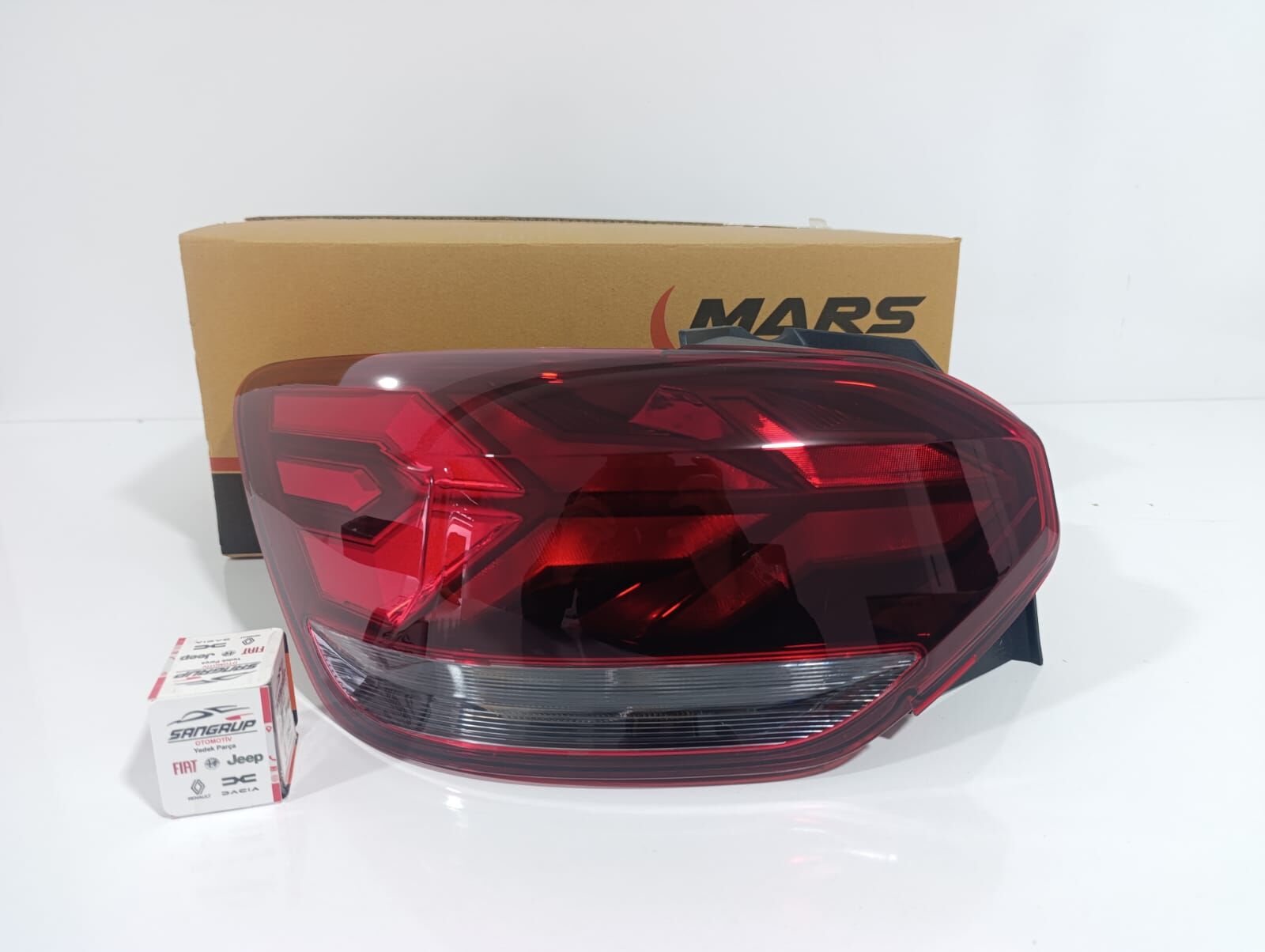 Stop Lambası Sağ Sandero 3 (Duysuz) 2020-> 265558235R