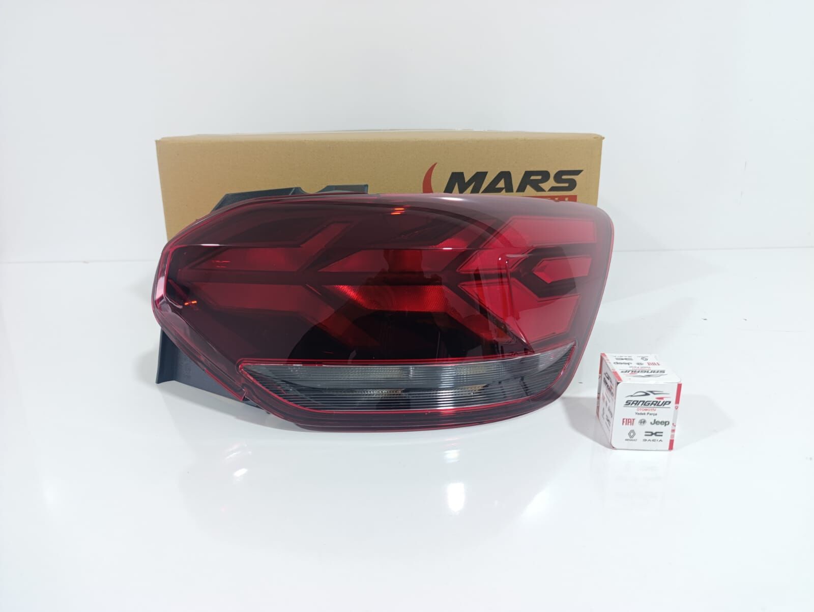 Stop Lambası Sağ Sandero 3 (Duysuz) 2020-> 265501832R